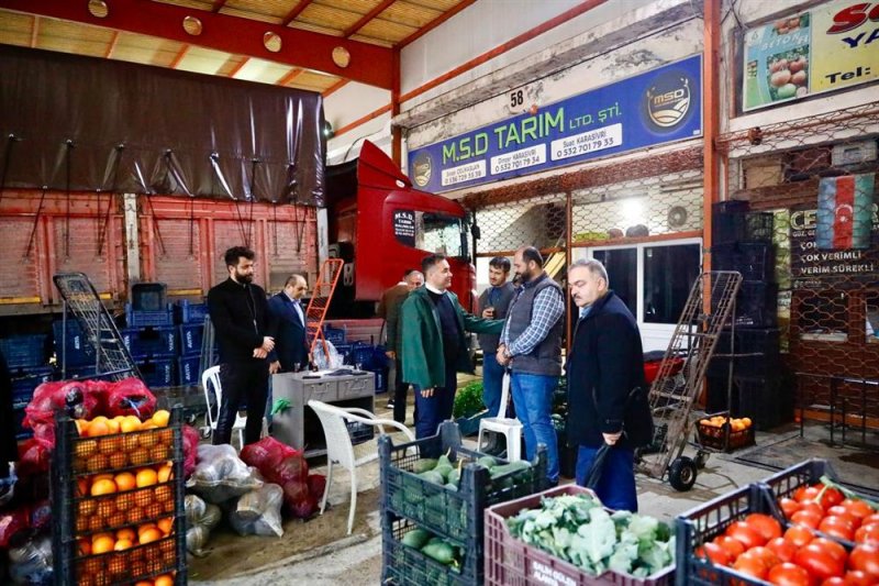 Başkan yücel toptancı hali, balık hali ve pazar esnaflarını ziyaret etti