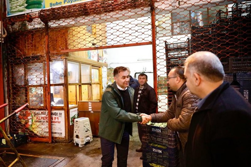 Başkan yücel toptancı hali, balık hali ve pazar esnaflarını ziyaret etti