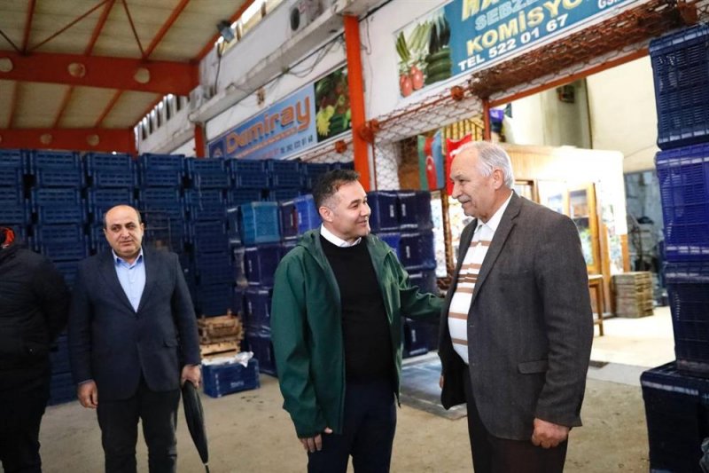 Başkan yücel toptancı hali, balık hali ve pazar esnaflarını ziyaret etti