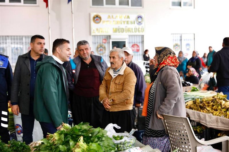 Başkan yücel toptancı hali, balık hali ve pazar esnaflarını ziyaret etti