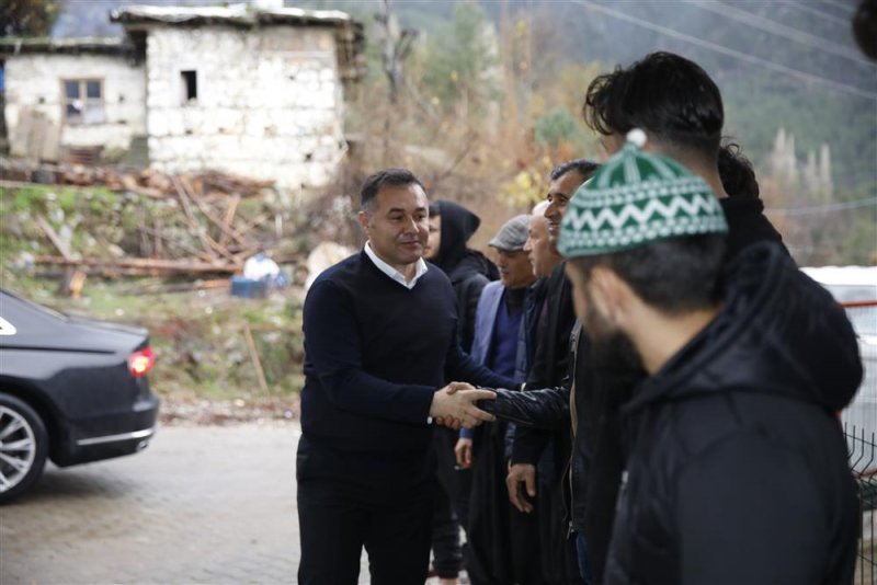 Başkan y&uuml;cel uzun&ouml;z mahallesi&rsquo;nde vatandaşlarla bir araya geldi