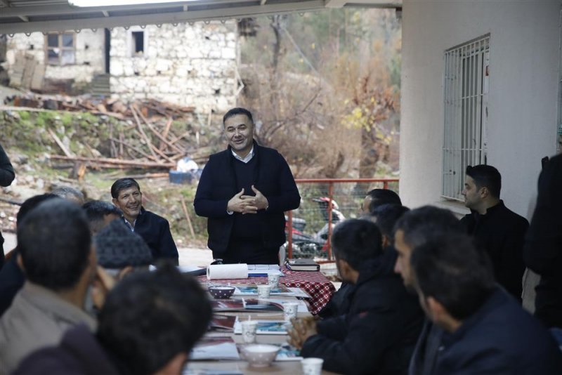 Başkan y&uuml;cel uzun&ouml;z mahallesi&rsquo;nde vatandaşlarla bir araya geldi