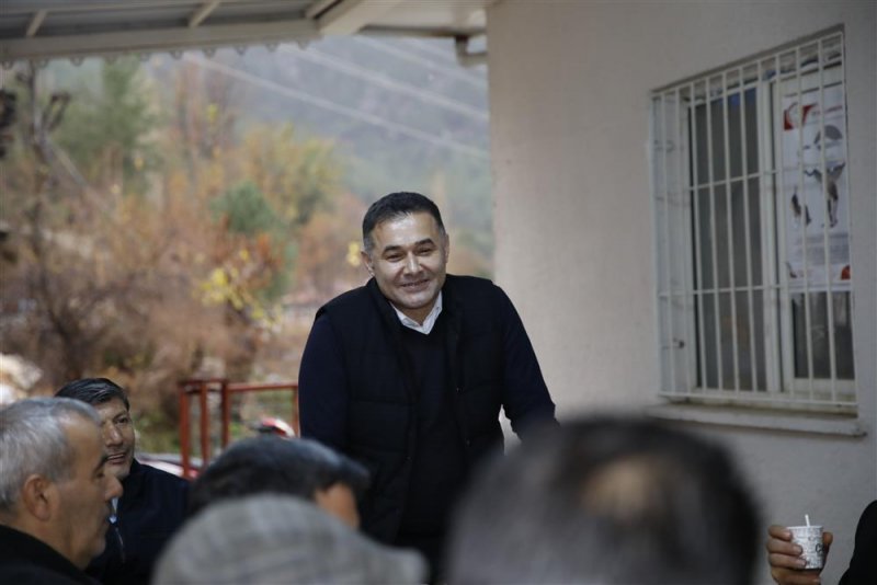 Başkan y&uuml;cel uzun&ouml;z mahallesi&rsquo;nde vatandaşlarla bir araya geldi