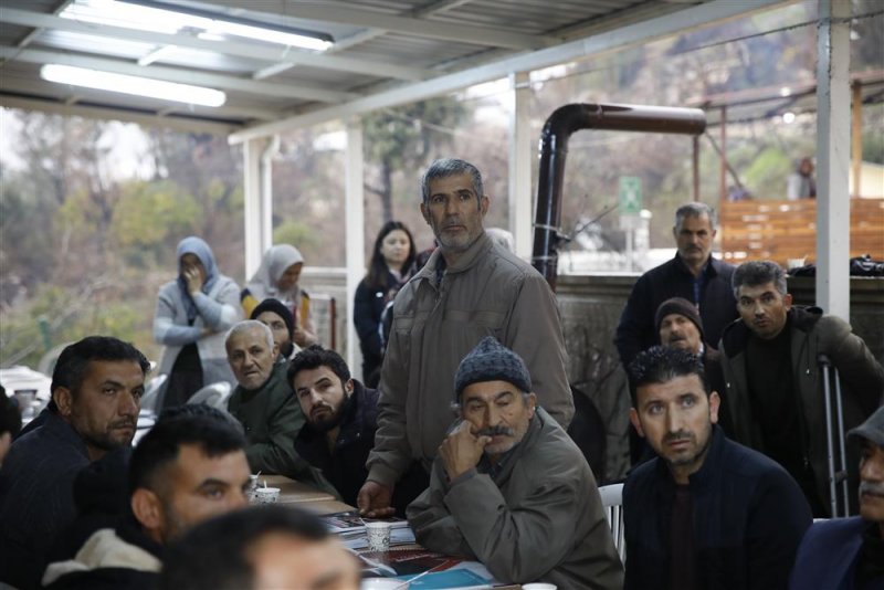 Başkan y&uuml;cel uzun&ouml;z mahallesi&rsquo;nde vatandaşlarla bir araya geldi