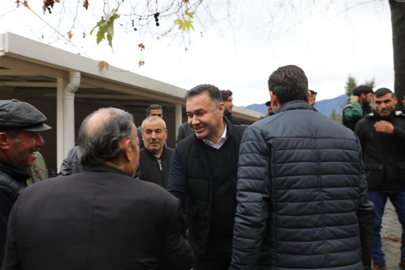 Başkan y&uuml;cel uzun&ouml;z mahallesi&rsquo;nde vatandaşlarla bir araya geldi