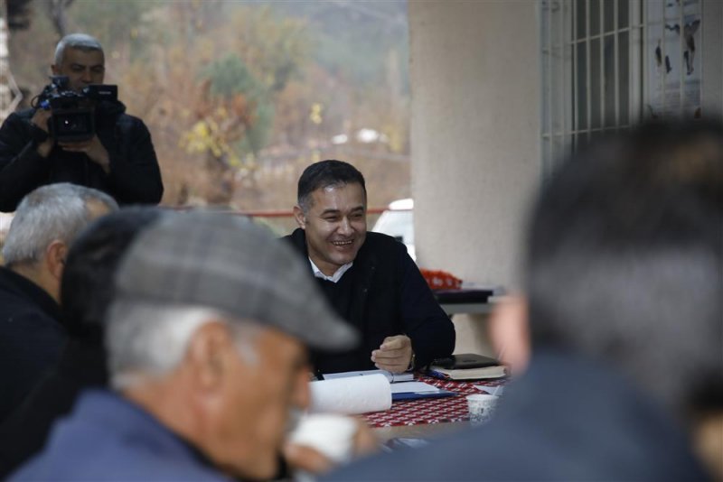 Başkan y&uuml;cel uzun&ouml;z mahallesi&rsquo;nde vatandaşlarla bir araya geldi