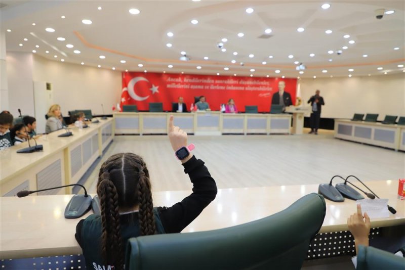 Çevreci öğrencilerden başkan yücel’e ziyaret