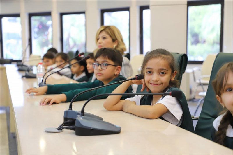 Çevreci öğrencilerden başkan yücel’e ziyaret