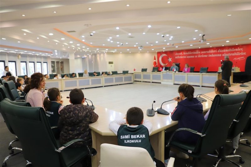Çevreci öğrencilerden başkan yücel’e ziyaret