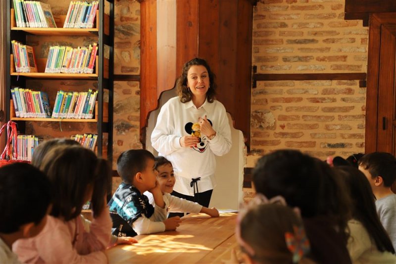 Ebeveyn çocuk atölyesi ve çocuk kütüphanesi’nde renkli etkinlikler sürüyor