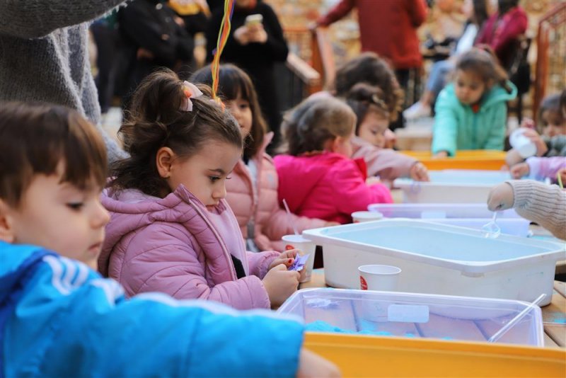 Ebeveyn çocuk atölyesi ve çocuk kütüphanesi’nde renkli etkinlikler sürüyor