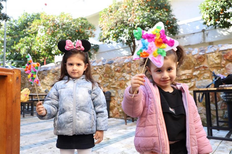 Ebeveyn çocuk atölyesi ve çocuk kütüphanesi’nde renkli etkinlikler sürüyor