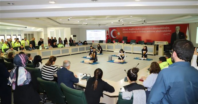 Alanya belediyesi personele ilk yardım eğitimi
