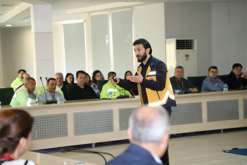 Alanya belediyesi personele ilk yardım eğitimi