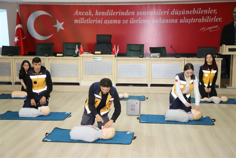 Alanya belediyesi personele ilk yardım eğitimi