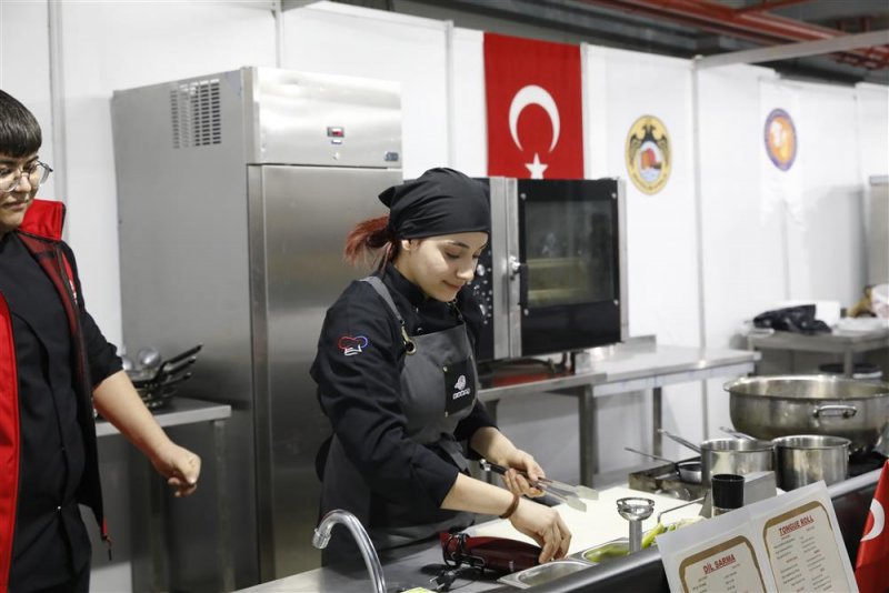 Alanya’da bir ilk daha! - cuma pazarı’nda dev fuar ve gastro alanya yarışması kapılarını açtı