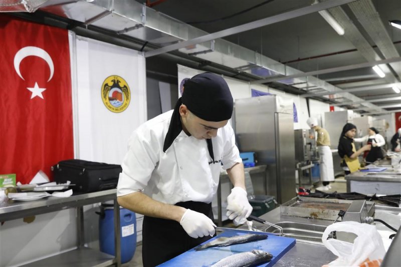Alanya’da bir ilk daha! - cuma pazarı’nda dev fuar ve gastro alanya yarışması kapılarını açtı