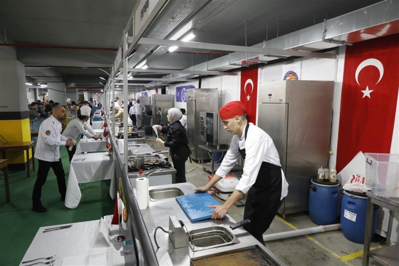 Alanya’da bir ilk daha! - cuma pazarı’nda dev fuar ve gastro alanya yarışması kapılarını açtı