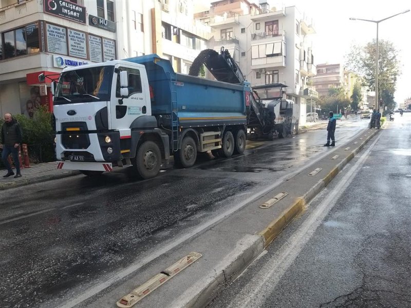 Başkent kavşağı ile yunus  emre caddesi arası yenileniyor