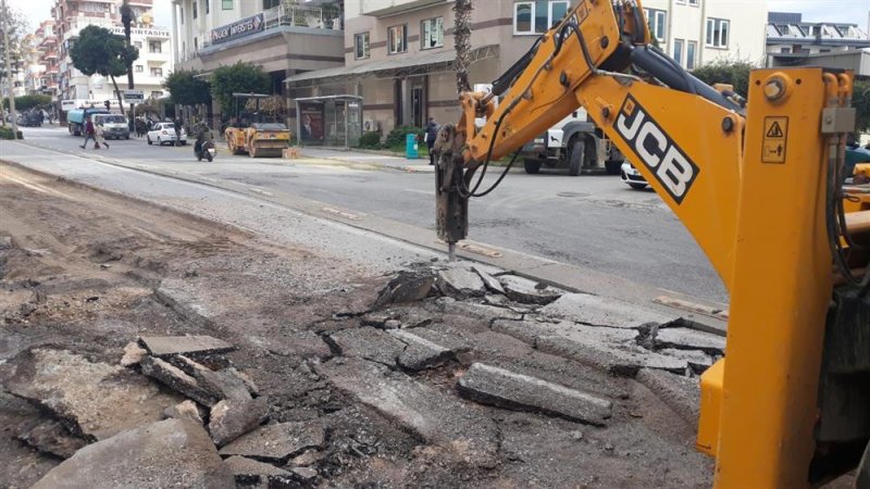 Başkent kavşağı ile yunus  emre caddesi arası yenileniyor