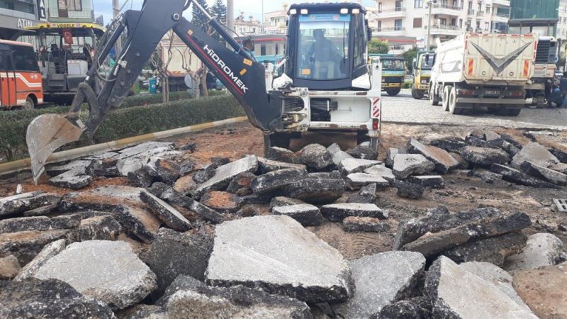 Başkent kavşağı ile yunus  emre caddesi arası yenileniyor