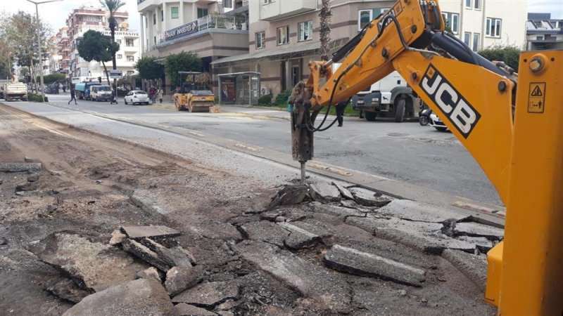 Başkent kavşağı ile yunus  emre caddesi arası yenileniyor