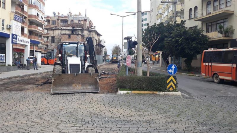 Başkent kavşağı ile yunus  emre caddesi arası yenileniyor