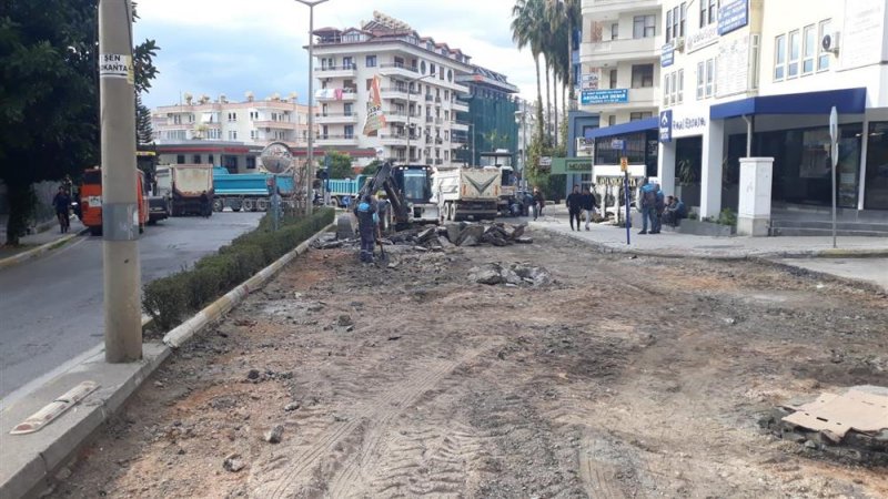 Başkent kavşağı ile yunus  emre caddesi arası yenileniyor
