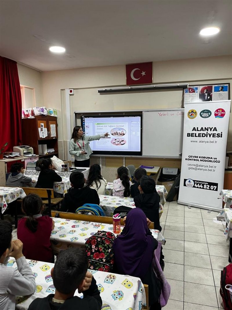Eko okullarda atıksız yaşam ve atıkların geri kazanımı eğitimi düzenleniyor