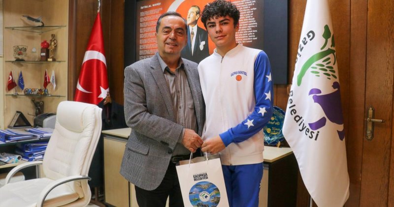Gazipaşa Belediyespor oyuncusu Toprak, TOFAŞ Basketbol Takımına katıldı