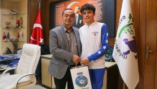 Gazipaşa Belediyespor oyuncusu Toprak, TOFAŞ Basketbol Takımına katıldı