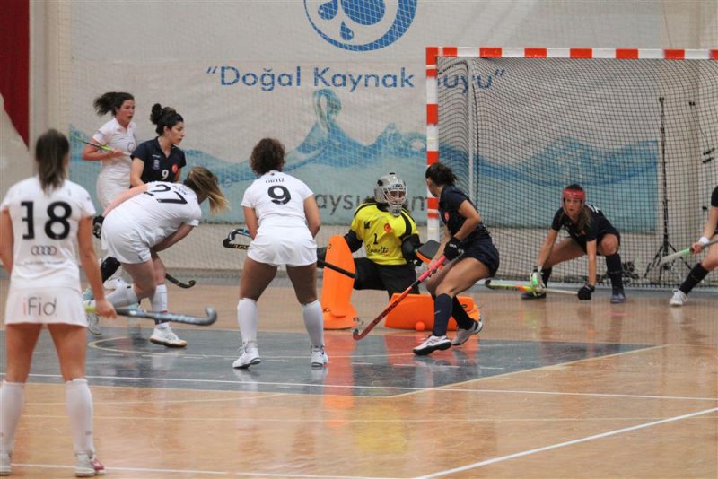 Kadınlar salon hokeyi avrupa şampiyon kulüpler kupası sona erdi