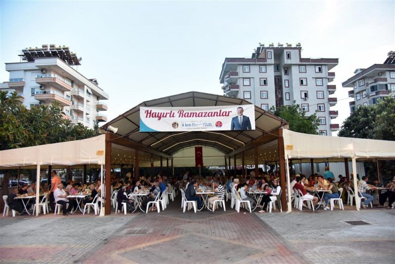Alanya belediyesi 30 g&uuml;n boyunca 5 noktada iftar verecek
