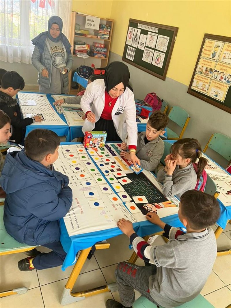 Alanya belediyesi kırsal bölgelerdeki okullarda öğrencileri yalnız bırakmıyor
