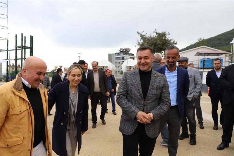 Alanya doğal gaza kavuşuyor - başkan yücel: tesis tamamlandı, boru hatları için kazı çalışmaları başlıyor