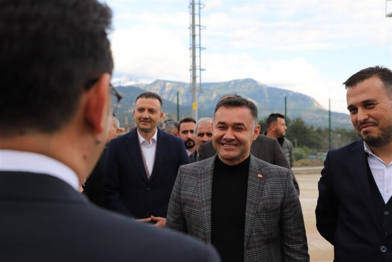 Alanya doğal gaza kavuşuyor - başkan yücel: tesis tamamlandı, boru hatları için kazı çalışmaları başlıyor