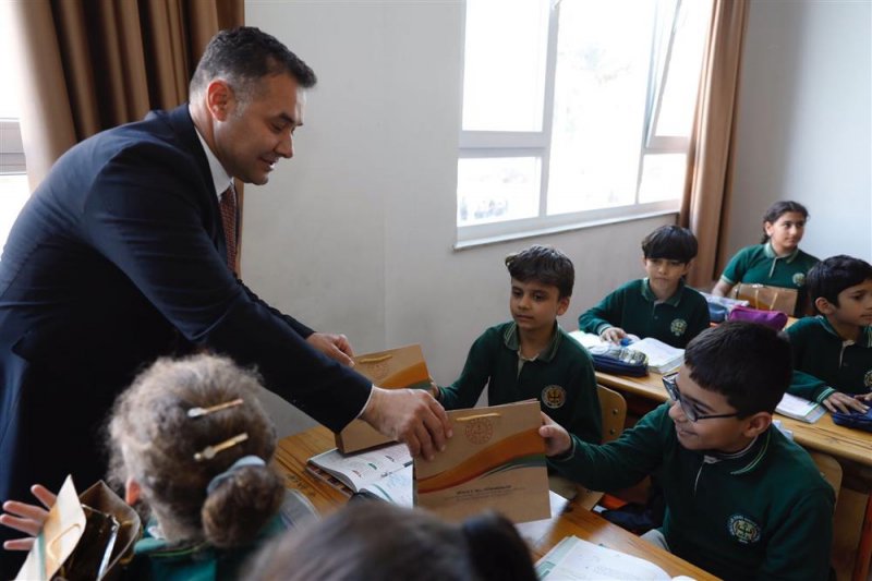 Başkan yücel alanya’da ikili eğitime son veriyor avsallar 100. yıl cumhuriyet ortaokulu ve anaokulu törenle açıldı