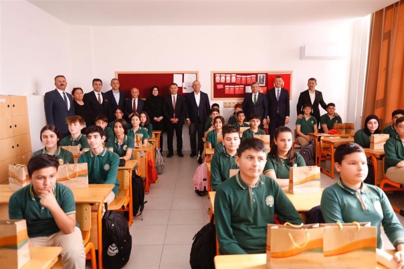 Başkan yücel alanya’da ikili eğitime son veriyor avsallar 100. yıl cumhuriyet ortaokulu ve anaokulu törenle açıldı