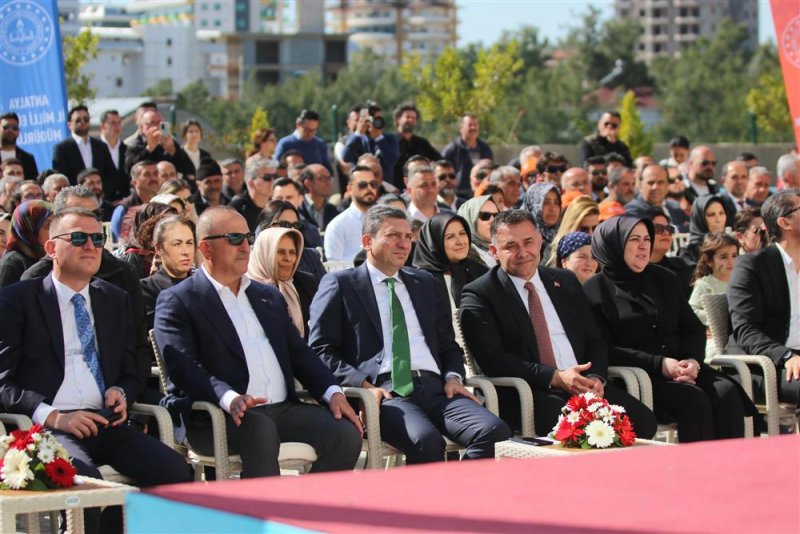 Başkan yücel alanya’da ikili eğitime son veriyor avsallar 100. yıl cumhuriyet ortaokulu ve anaokulu törenle açıldı