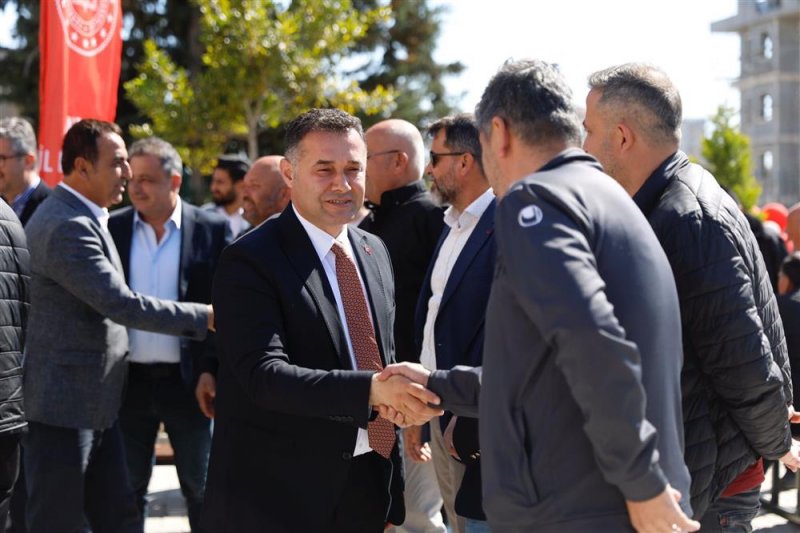 Başkan yücel alanya’da ikili eğitime son veriyor avsallar 100. yıl cumhuriyet ortaokulu ve anaokulu törenle açıldı