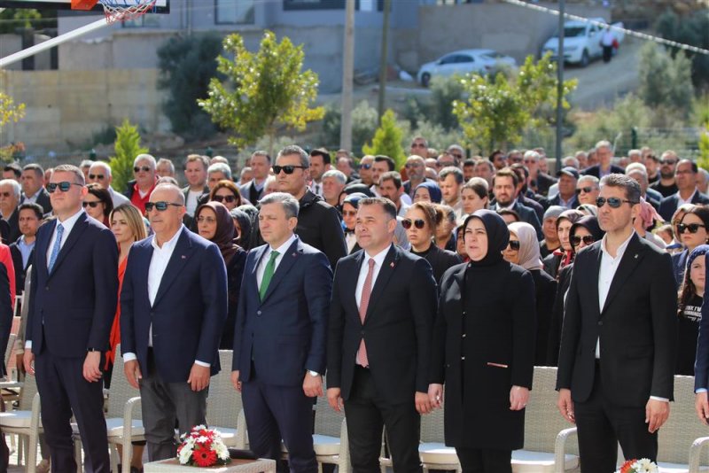 Başkan yücel alanya’da ikili eğitime son veriyor avsallar 100. yıl cumhuriyet ortaokulu ve anaokulu törenle açıldı