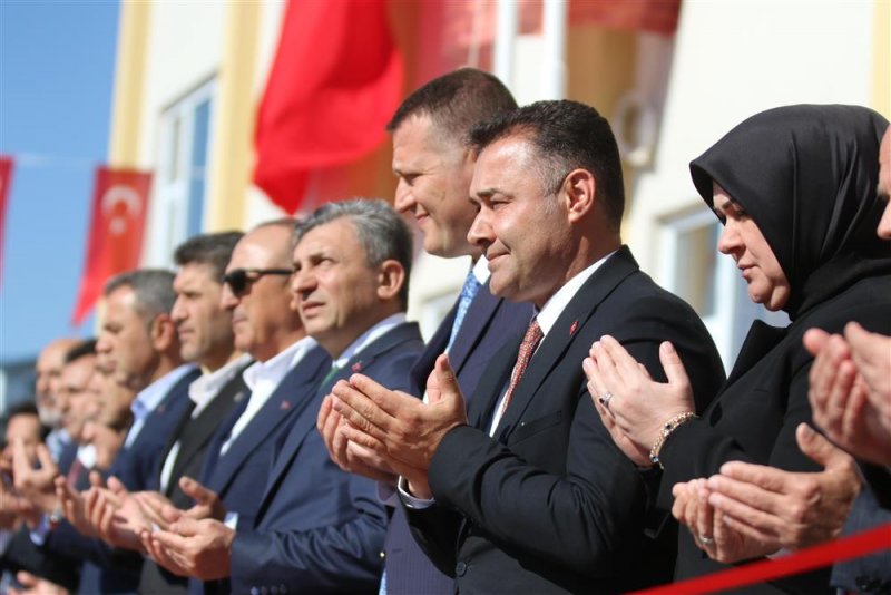 Başkan yücel alanya’da ikili eğitime son veriyor avsallar 100. yıl cumhuriyet ortaokulu ve anaokulu törenle açıldı