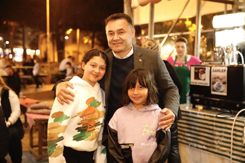 Başkan yücel ramazan meydanı’nda vatandaşlarla buluştu