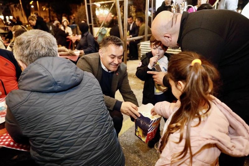 Başkan yücel ramazan meydanı’nda vatandaşlarla buluştu