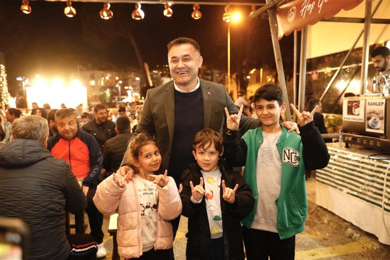 Başkan yücel ramazan meydanı’nda vatandaşlarla buluştu