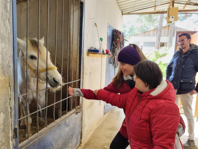 Özel günde özel çocuklarla eğlenceli etkinlik