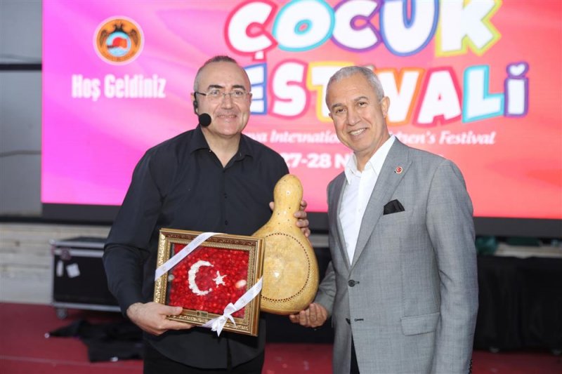 6. alanya uluslararası &ccedil;ocuk festivali başladı - başkan &ouml;z&ccedil;elik: &ccedil;ocuklar, memleketimizin teminatıdır