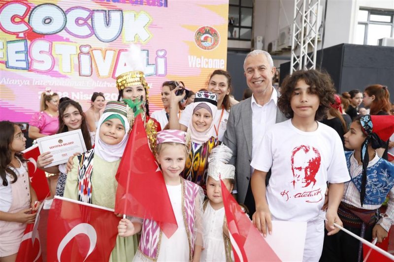 6. alanya uluslararası &ccedil;ocuk festivali başladı - başkan &ouml;z&ccedil;elik: &ccedil;ocuklar, memleketimizin teminatıdır