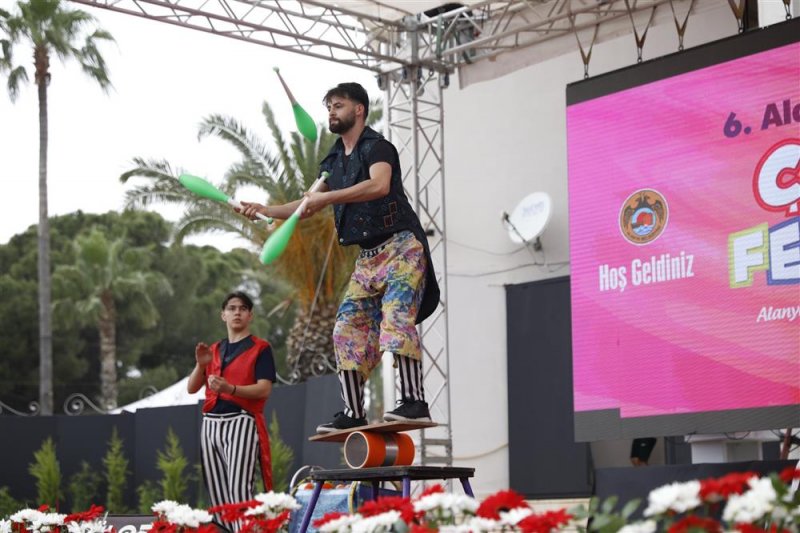 6. alanya uluslararası &ccedil;ocuk festivali başladı - başkan &ouml;z&ccedil;elik: &ccedil;ocuklar, memleketimizin teminatıdır