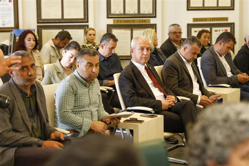 Alanya belediyesi yeni dönem ilk meclis toplantısı yapıldı